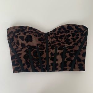 corset top! 🐆